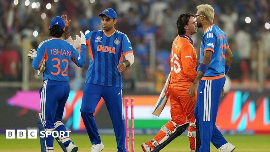 T20 ప్రపంచ కప్: అభిషేక్ శర్మ డకౌట్‌గా ఔటయ్యాడు, అయితే గ్రూప్ దశను అజేయంగా ముగించడానికి భారత్ 17 పరుగుల విజయాన్ని సాధించింది.