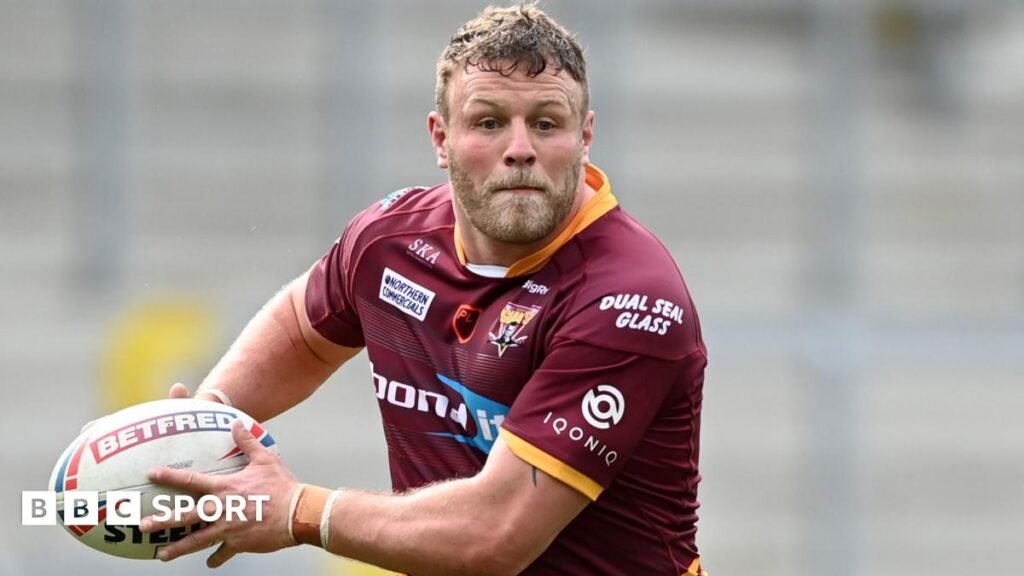 మాజీ రగ్బీ లీగ్ ఆటగాడు జోష్ జోన్స్ తలకు గాయాలు ఆత్మహత్యకు కారణమయ్యాయని చెప్పాడు