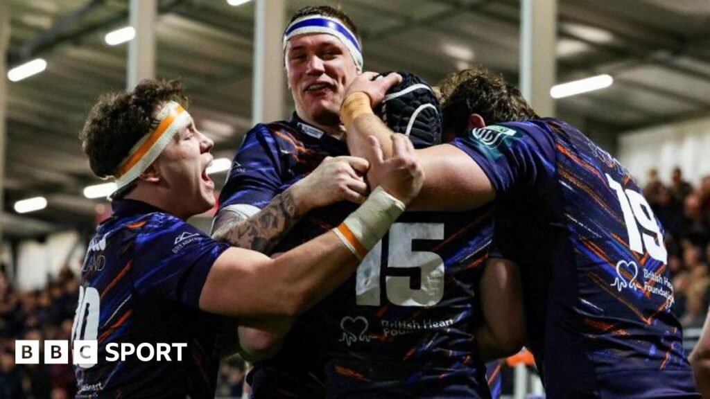 URCలో స్కార్లెట్‌లను ఓడించడానికి ఎడిన్‌బర్గ్ మౌంట్ పునరాగమనం