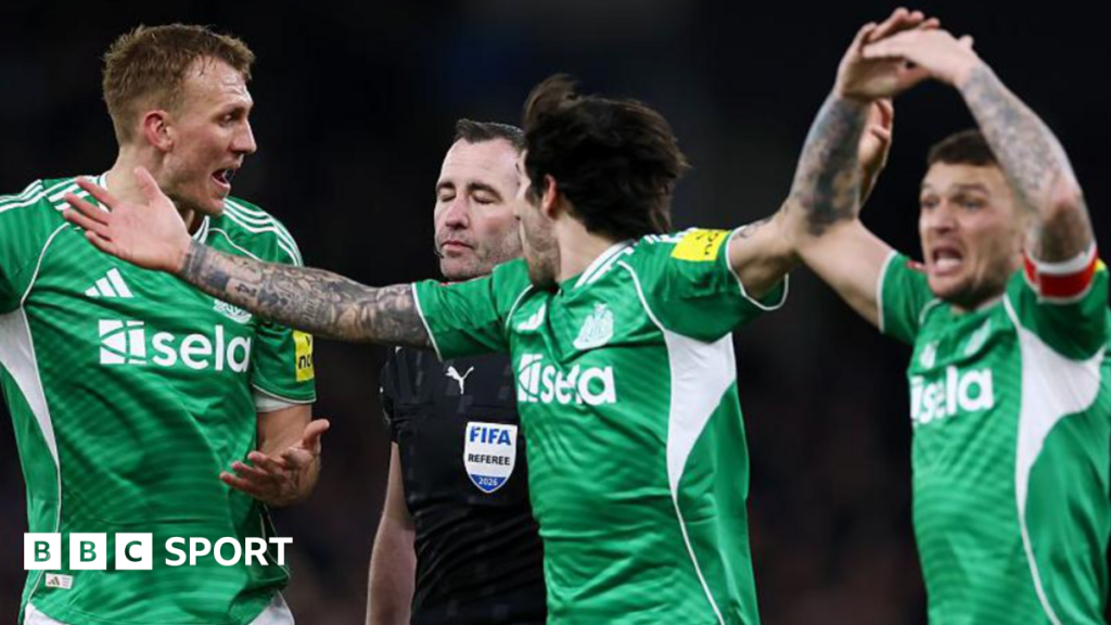 పెద్ద VAR చర్చ: దాని పరిధితో, లేకుండా లేదా మార్చాలా?