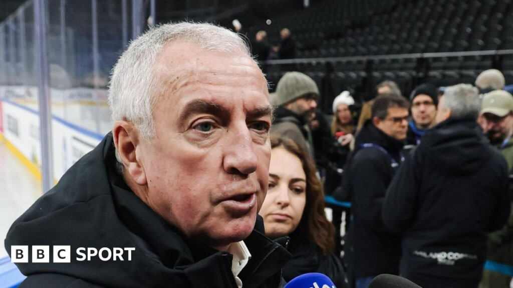 ఐస్ హాకీ చీఫ్ రష్యా మరియు బెలారస్ తిరిగి రావాలని పిలుపునిచ్చారు