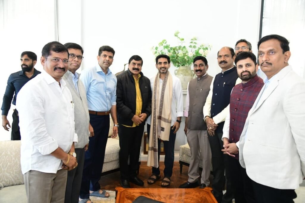 నారా లోకేష్ తో ఎంపీ పుట్టా మహేష్ కుమార్ భేటీ