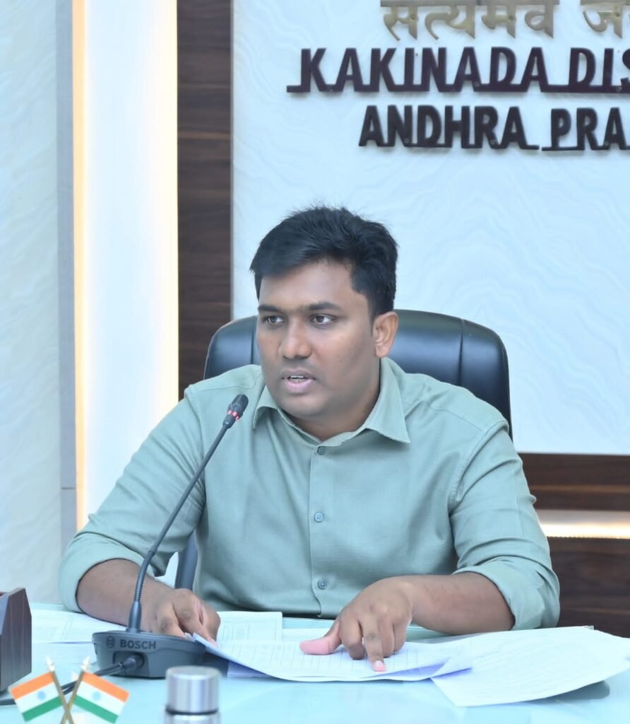 అర్హతలు కలిగిన వారికి మీడియా అక్రిడిటేషన్ కార్డులు