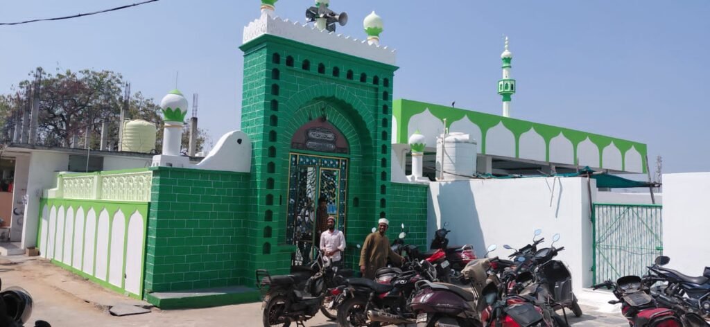 వెల్దుర్తిలో ముస్లిం సోదరుల ప్రత్యేక ప్రార్థనలు