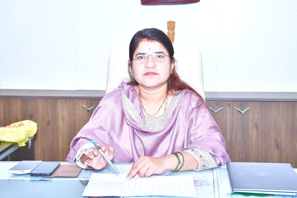 సోలార్ ప్రాజెక్టుల అమలును వేగవంతం చేయాలి