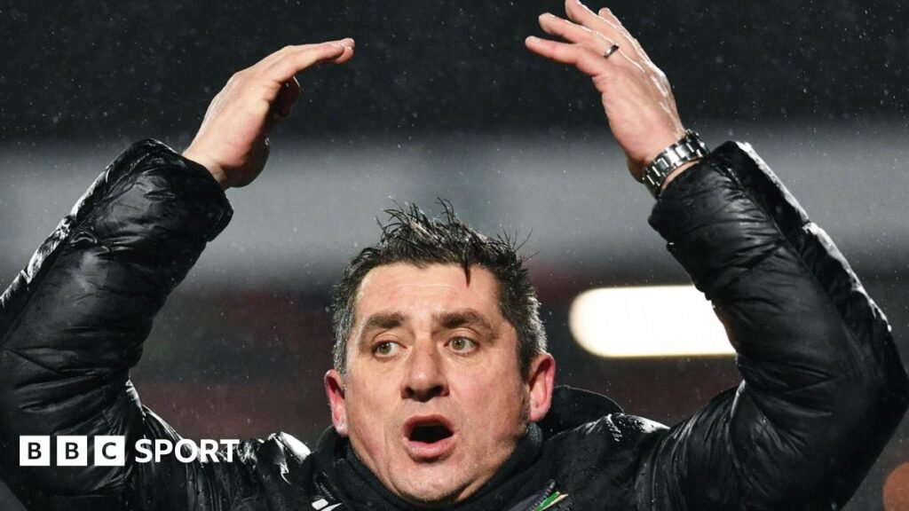 ఐరిష్ ప్రీమియర్‌షిప్: గ్లెంటోరన్ రెడ్ కార్డ్‌లు ‘హాస్యాస్పదమైనవి’ – డివైన్