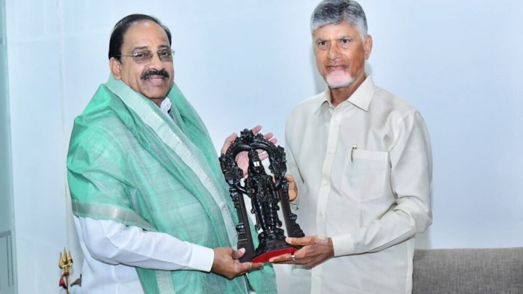 చంద్రబాబుతో తెలంగాణ మంత్రి తుమ్మల భేటీ-కీలక చర్చలు..! | రెండు రాష్ట్రాల సరిహద్దు సమస్యలపై చర్చించేందుకు తెలంగాణ మంత్రి తుమ్మల నాగేశ్వరరావు చంద్రబాబును కలిశారు