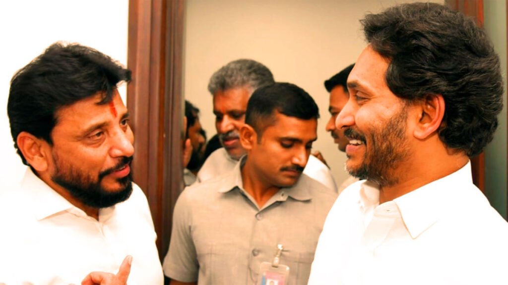 జగన్ కు అల్టిమేటం ఇచ్చిన దువ్వాడ ? టికెట్ ఇవ్వకపోతే..! | తదుపరి ఏమిటి? సస్పెండ్ అయిన ఎమ్మెల్సీ దువ్వాడ శ్రీనివాస్‌తో వైఎస్‌ జగన్‌ కీలక సమావేశం, త్వరలో కీలక సమావేశం