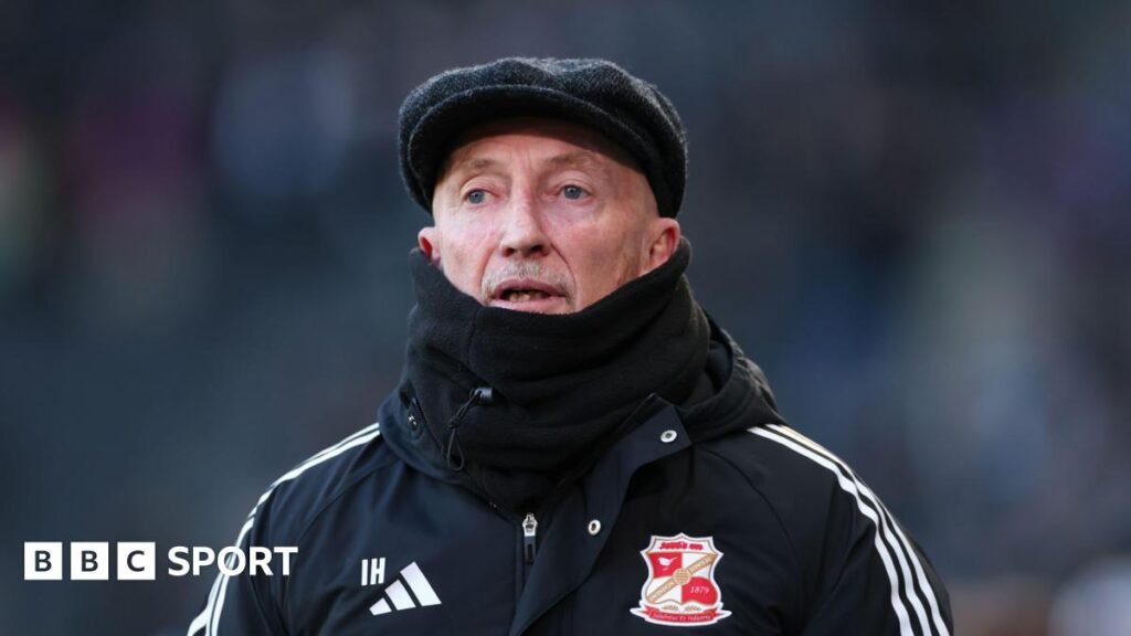 లుటన్ టౌన్‌తో EFL ట్రోఫీ నుండి స్విండన్ టౌన్ క్వార్టర్-ఫైనల్‌లోకి విసిరివేయబడింది