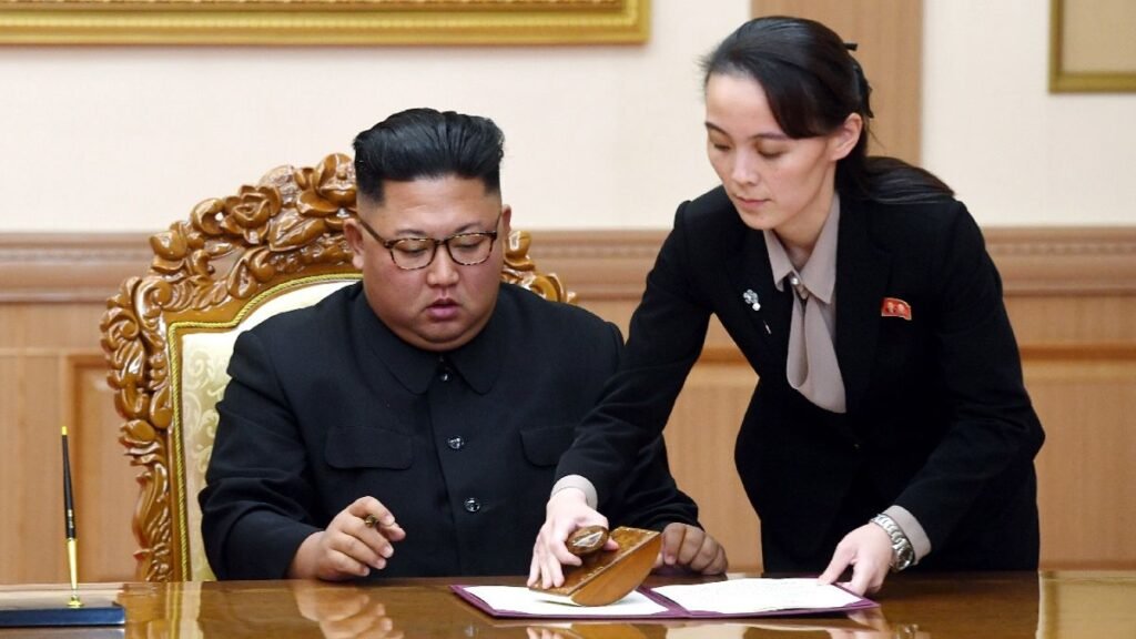 కిమ్ బడా ప్లాన్.. సోదరికి కీలక పదవి కట్టబెట్టిన ఉత్తర కొరియా అధినేత ! | ఉత్తర కొరియా అధ్యక్షుడిగా ఉన్న కిమ్ జాంగ్ ఉన్ తన సోదరికి పదోన్నతి కల్పించారు మరియు వార్తలు వైరల్ అయ్యాయి