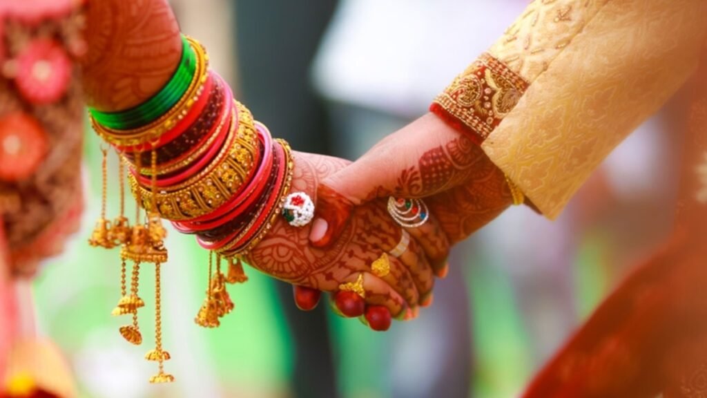 లవర్స్‌కు కొత్త చిక్కులు.. జంటకు ఇకపై తల్లిదండ్రుల సంతకం మస్త్! | గుజరాత్‌లో వివాహ నమోదు కొత్త నిబంధనలు, లవ్ జిహాద్‌ను అరికట్టేందుకు రిజిస్ట్రేషన్‌కు తల్లిదండ్రుల సమ్మతి తప్పనిసరి