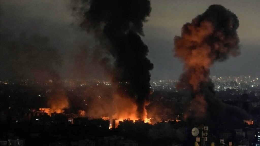 ఆఫ్ఘనిస్తాన్ పై పాకిస్తాన్ యుద్ధం: అట్టుడుకుతున్న కాబుల్, కాందహార్- మిస్సైళ్ల మోత | కాబూల్ మరియు కాందహార్‌లో సరిహద్దు ఘర్షణలు తీవ్రమవుతున్నందున పాకిస్తాన్ ఆఫ్ఘనిస్తాన్‌తో బహిరంగ యుద్ధం ప్రకటించింది