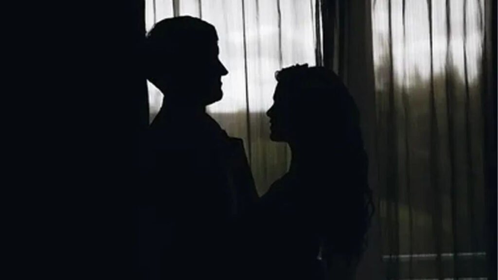 ఫిజిక్స్ టీచర్ కెమిస్ట్రీ, మెడలో తాళి, కట్ చేస్తే POCSO | మేడ్చల్‌లో 10వ తరగతి విద్యార్థినితో రహస్య వివాహం చేసుకున్న ప్రైవేట్ స్కూల్ ఫిజిక్స్ టీచర్ పోక్సో కింద అరెస్ట్