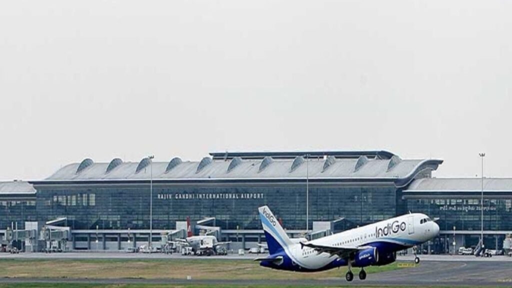 మహాశివరాత్రి వేళ శంషాబాద్ ఎయిర్‌పోర్ట్ లో టెన్షన్! | మహా శివరాత్రి సందర్భంగా శంషాబాద్ ఎయిర్‌పోర్ట్‌లో బాంబు బెదిరింపు ఈమెయిల్‌తో ఉద్రిక్తత.. ఎయిర్‌పోర్ట్ సెక్యూరిటీ అలర్ట్