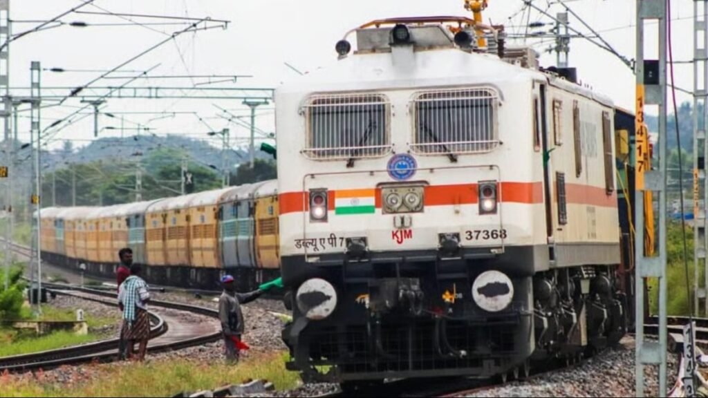 ప్రయాణికులకు రైల్వే గుడ్ న్యూస్- చర్లపల్లి, తిరుపతి: వయా స్టేషన్లు | హోలీ సమయంలో అదనపు రద్దీని తగ్గించడానికి దక్షిణ మధ్య రైల్వే ఈ మార్గాల్లో ప్రత్యేక రైళ్లు నడుపుతుంది