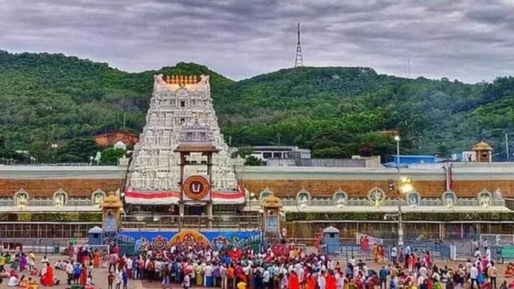 ఆ రోజున తిరుమలలో అన్న ప్రసాదాల వితరణ ఉండదు: పులిహోర పాకెట్లు పంపిణీ | చంద్రగ్రహణం కారణంగా శ్రీవారి ఆలయాన్ని మూసి ఉంచి మార్చి 3న ఆహార ప్యాకెట్లను పంపిణీ చేయనున్నారు