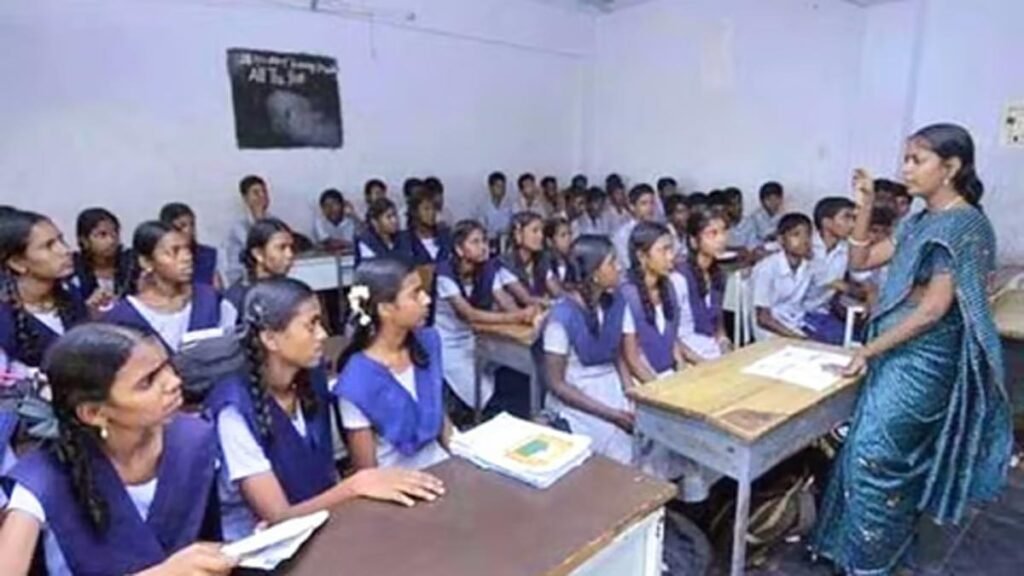 తెలంగాణలో టీచర్లకు కీలక బాధ్యతల అప్పగింత | అతుకులు లేని సెన్సస్ 2027 కార్యకలాపాల కోసం 90000 మంది ప్రభుత్వ సిబ్బందిని నియమించడానికి తెలంగాణ సమగ్ర ప్రణాళికలను రూపొందించింది