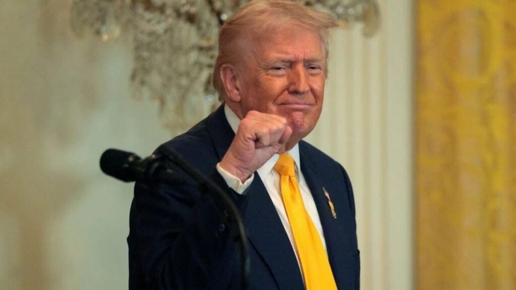 ట్రంప్ మర్డర్ కు కుట్ర.. అక్రమంగా ఇంట్లోకి దూరిన దుండగుడు.. | ట్రంప్ బిల్డింగ్ చొరబాటు: సాయుధ వ్యక్తి ప్రవేశించాడు, ప్రాణాంతకమైన షూటౌట్ సంఘటనలో భద్రత ద్వారా తటస్థీకరించబడింది