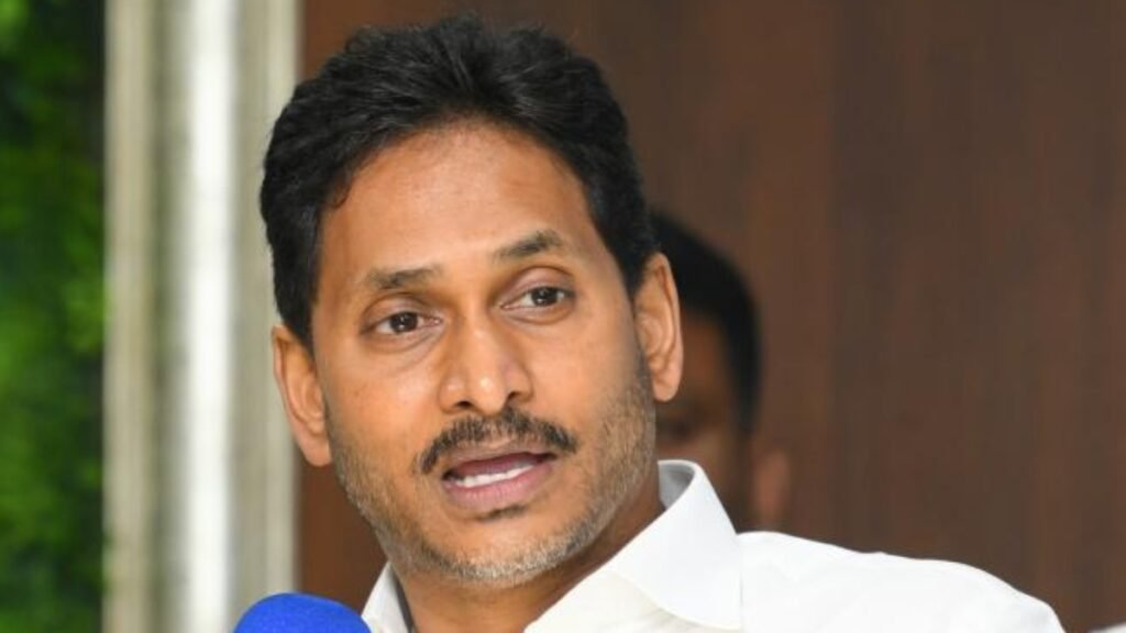 మదనపల్లి ఘటనపై జగన్ మండిపాటు | మదనపల్లి ఘటనపై ఆంధ్రా ప్రభుత్వంపై మాజీ సీఎం వైఎస్‌ జగన్‌ రెడ్డి కీలక వ్యాఖ్యలు చేశారు