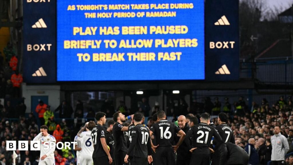 లీడ్స్ యునైటెడ్ మ్యాన్ సిటీ గేమ్‌లో బూస్‌ను ఖండించింది మరియు నార్విచ్‌తో జరిగిన FA కప్‌లో రంజాన్ విరామం కోసం ‘గౌరవం’ డిమాండ్ చేసింది