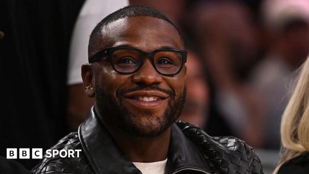 మానీ పాక్వియావో రీమ్యాచ్‌కు ముందు కిక్‌బాక్సర్ మైక్ జాంబిడిస్‌తో పోరాడనున్న ఫ్లాయిడ్ మేవెదర్