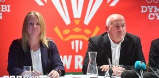 వెల్ష్ రగ్బీ సంక్షోభం: WRU ‘వాదనను కోల్పోయింది’ అని రాజకీయ నాయకులు అంటున్నారు