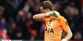 ఆంటోనిన్ కిన్స్కీ: 15 నిమిషాల వ్యవధిలో మూడు గోల్స్ చేసిన తర్వాత కీపర్ స్థానంలో స్పర్స్