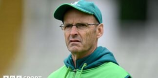 శ్రీలంక క్రికెట్ కొత్త ప్రధాన కోచ్గా గ్యారీ కిర్స్టన్ని ప్రకటించారు