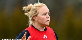 ప్రీమియర్షిప్ ఉమెన్స్ రగ్బీ: క్లియోధ్నా మోలోనీ-మెక్డొనాల్డ్ హ్యాట్రిక్ చీఫ్లు ట్రైల్ఫైండర్లను ఓడించడంలో సహాయపడింది