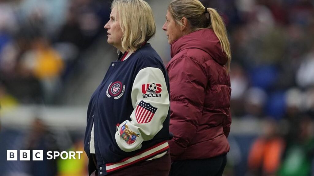 ఫిఫా నిబంధనల ప్రకారం మహిళా జట్లకు తప్పనిసరిగా మహిళా కోచ్‌లు ఉండాలి