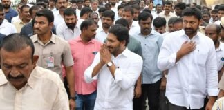 వైసీపీలోకి సీనియర్ నేత రీ ఎంట్రీ, అదే బాటలో..!! | ప్రకాశం జిల్లాకు చెందిన సీనియర్ రాజకీయ నాయకుడు వైఎస్సార్సీపీలో మళ్లీ చేరే అవకాశం ఉందని అనుచరులతో తాజా చర్చ, వివరాలు