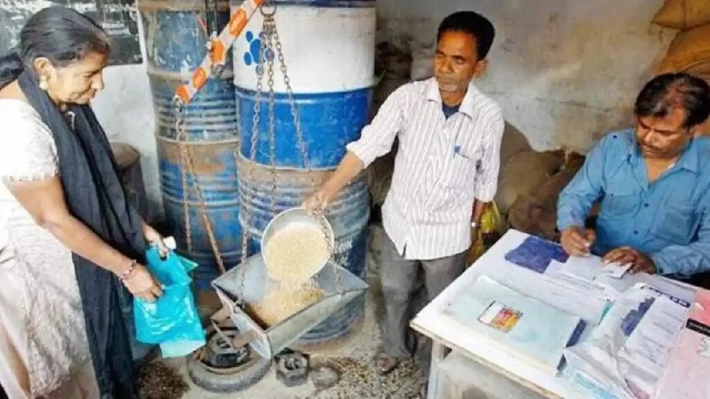 రేషన్ కార్డుదారులకు బిగ్ అలర్ట్, కీలక మార్పులు..!! | తాజా ప్రతిపాదనలుగా అర్హులైన లబ్ధిదారులకు రేషన్ సేవలపై ఏపీ ప్రభుత్వం కీలక నిర్ణయాలు తీసుకుంది