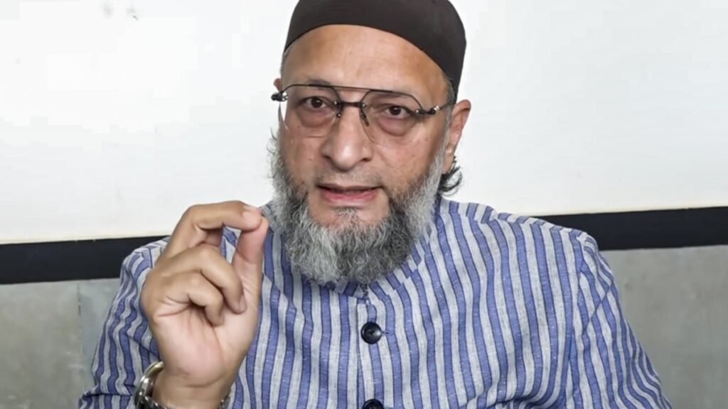 ఖమేనీ కేవలం నేత కాదు.. కోట్ల మంది మతగురువు: ప్రధాని మోదీకి ఒవైసీ డిమాండ్ | ఇరాన్ వివాదంలో మధ్యవర్తిత్వం వహించాలని ప్రధాని మోదీని అసదుద్దీన్ ఒవైసీ కోరారు, ఖమేనీ మిలియన్ల మంది మత నాయకుడని చెప్పారు