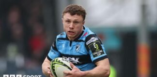 టామ్ బోవెన్: వేల్స్ అండర్-20 వింగ్ కొత్త కార్డిఫ్ ఒప్పందంపై సంతకం చేసింది