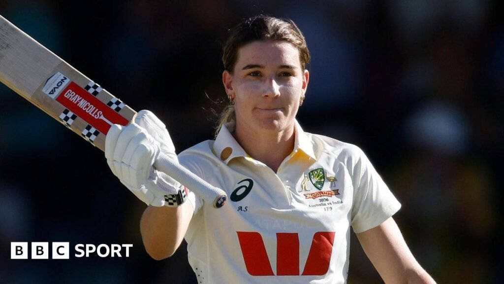 ఆస్ట్రేలియా వర్సెస్ ఇండియా: ఆతిథ్య జట్టు విజయానికి చేరువలో ఉన్న సమయంలో అన్నాబెల్ సదర్లాండ్ నాల్గో టెస్ట్ సెంచరీని నమోదు చేసింది