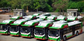 తెలంగాణాలోని జిల్లాలకు కేంద్రం తీపికబురు! | తెలంగాణకు శుభవార్త చెప్పిన కేంద్ర ప్రభుత్వం వరంగల్, నిజామాబాద్కు 151 ఎలక్ట్రిక్ బస్సులను కేటాయించింది.