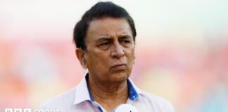 అబ్రార్ అహ్మద్ ‘భారతీయుల మరణాలకు సహకరిస్తున్నాడు’ అని సంతకం చేసిన సునీల్ గవాస్కర్