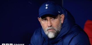 టోటెన్హామ్ హాట్స్పుర్ యజమాని ట్యూడర్ నిర్ణయాన్ని క్లబ్ ఎగ్జిక్యూటివ్లకు వదిలిపెట్టాడు