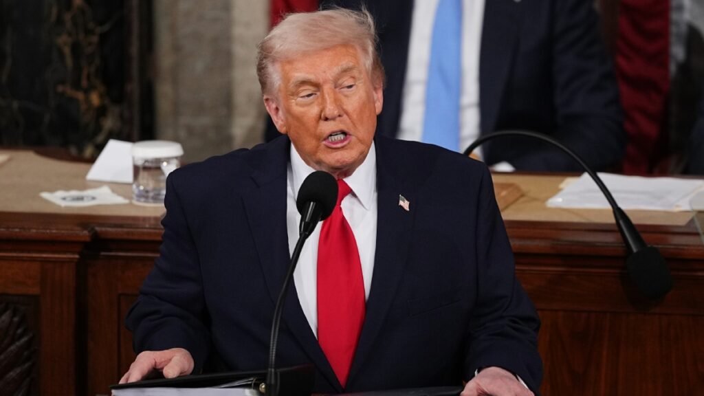 ఇరాన్ ఇక చేతులెత్తేయాల్సిందే! డొనాల్డ్ ట్రంప్ సంచలన ప్రకటన!! | పెరుగుతున్న ఇరాన్-ఇజ్రాయెల్ యుద్ధ ఉద్రిక్తతల మధ్య ఇరాన్ త్వరలో లొంగిపోవచ్చని డొనాల్డ్ ట్రంప్ చెప్పారు, G7 నాయకులు ఆందోళన చెందుతున్నారు