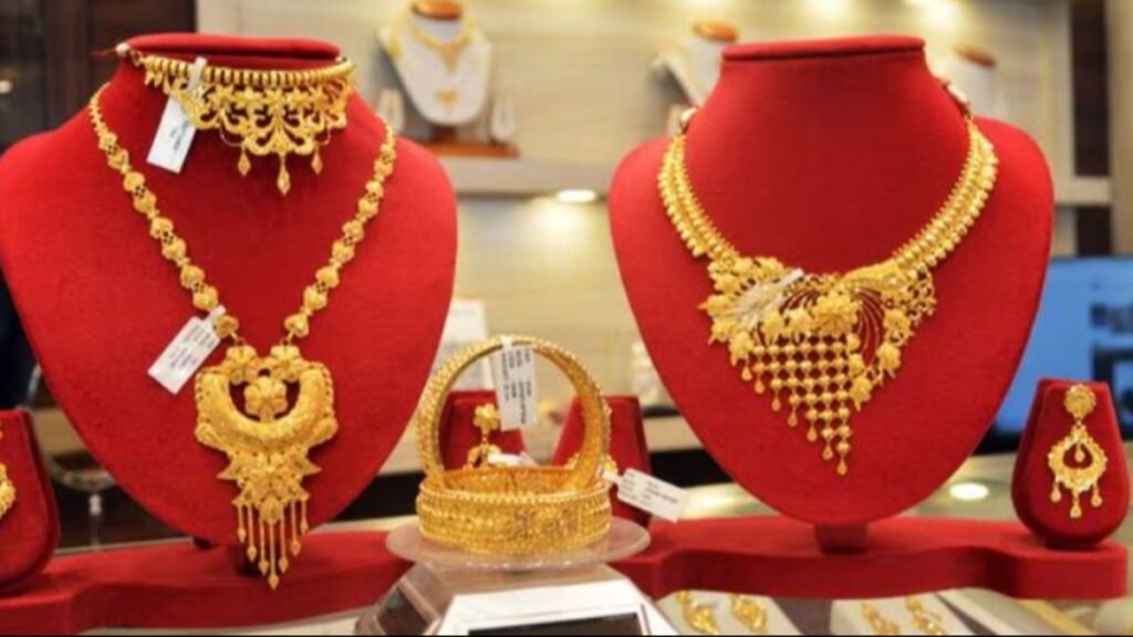 కుప్పకూలుతున్న బంగారం ధరలు- ఒక్క రోజులోనే అనూహ్యంగా.. !! | ఇరాన్-ఇజ్రాయెల్-అమెరికా ఉద్రిక్తతల మధ్య ఒక్క రోజులో బంగారం ధరలు దాదాపు రూ.2600/24వేలకు పడిపోయాయి