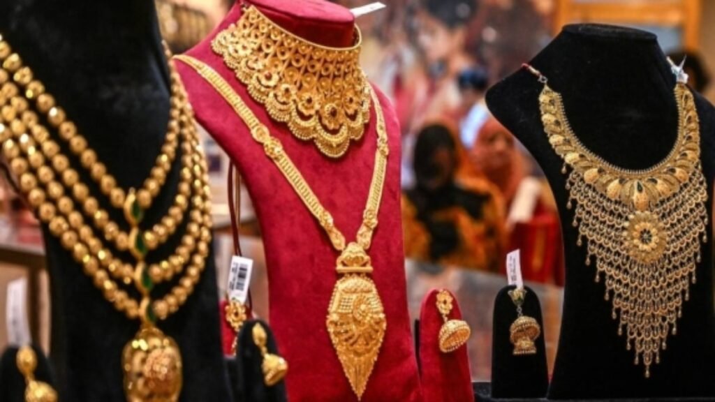 మళ్లీ పరుగులు తీస్తున్న బంగారం ధరలు | మార్చి 7న భారతదేశంలో బంగారం మరియు వెండి జంప్ ముంబై 24K బంగారం 10గ్రాముల ర్యాలీకి రూ.163,40కి పెరిగింది.