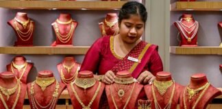 బంగారం ధరల్లో బిగ్ క్రాష్ | మధ్యప్రాచ్య ఉద్రిక్తతలు నిలకడగా ఉండటంతో ఫెడ్ నిర్ణయానికి ముందు భారతదేశంలో బంగారం మరియు వెండి ధరలు తగ్గాయి