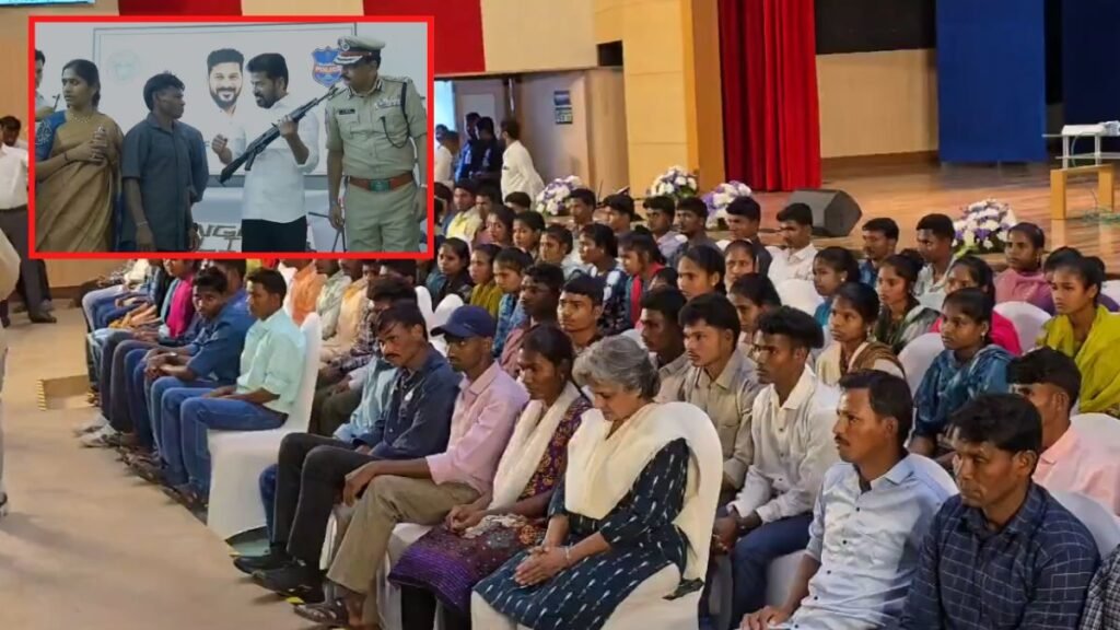 గన్ పట్టుకున్న సీఎం, లొంగిపోయిన 130 మంది మావోయిస్టులు | చారిత్రాత్మక లొంగుబాటు: హైదరాబాద్‌లో సీఎం రేవంత్ రెడ్డి ముందు 130 మంది మావోయిస్టులు 124 అధునాతన ఆయుధాలు వేశారు.