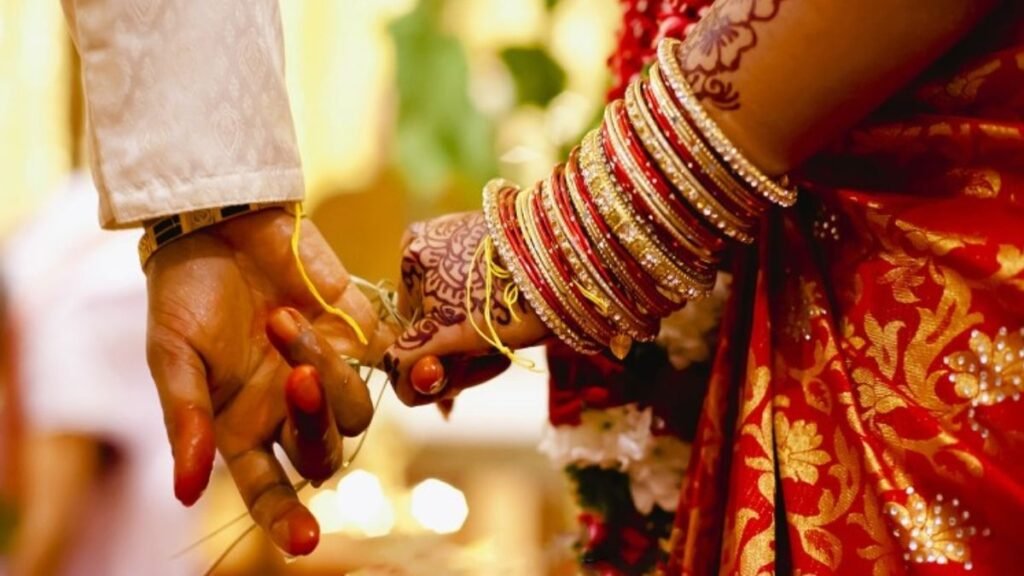 ప్లీజ్ మా నాన్న “ఏడో పెళ్లి” ఆపండి.. మైనర్ కొడుకు షాకింగ్ రిక్వెస్ట్ !! | ఉత్తరప్రదేశ్‌లో తన 7వ పెళ్లిని ఆపేయాలని మైనర్ బాలుడు తన తండ్రిపై పోలీసులకు ఫిర్యాదు చేయడంతో వార్త వైరల్‌గా మారింది