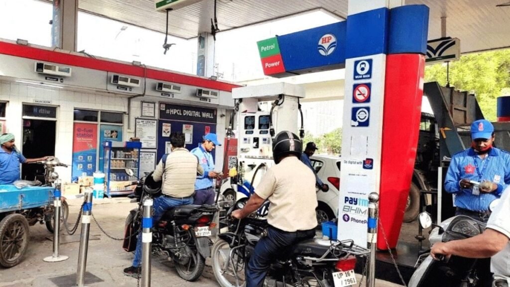 పెట్రోల్, డీజిల్ భారంగా మారనుందా? | ఇరాన్ యుద్ధం కారణంగా గ్లోబల్ క్రూడ్ ఆయిల్ మరియు రూపాయి అస్థిరత ఉన్నప్పటికీ భారతదేశంలో పెట్రోలు మరియు డీజిల్ ధరలు అధ్యయనంగానే ఉన్నాయి