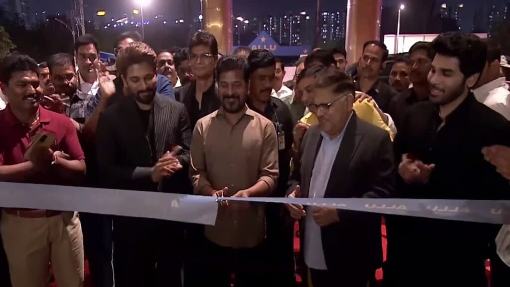 లారీ ఎక్కి వెళ్లి కృష్ణ సినిమాలు చూసేవాడిని: సీఎం రేవంత్ | revanthreddy కోకాపేట్‌లో అల్లు సినిమాస్‌ని ప్రారంభించిన తెలంగాణ సిఎం టూర్స్ & ఆధునిక స్క్రీన్‌లు మరియు ప్రసంగాన్ని పరిశీలించారు