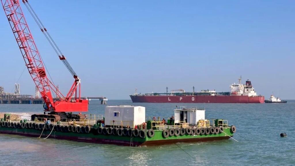 ” ఆ 22 భారత్ నౌకలు సేఫ్.. హార్మూజ్ వద్ద..” | straitofhormuz 22 భారతీయ నౌకలు సురక్షితంగా కేంద్రం సమస్యలపై అధికారిక స్పష్టీకరణ, 22 భారతీయ నౌకలు సురక్షితం