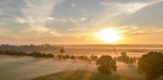 చీకటి పడ్డాక ఎండ కావాలా? అయితే రూ. 5 లక్షలు కట్టాల్సిందే! | సూర్యకిరణాల కోసం చెల్లించండి: రుసుముతో రాత్రి సమయంలో సూర్యరశ్మిని తిరిగి భూమికి ప్రతిబింబించాలనుకునే US స్టార్టప్ను కలవండి