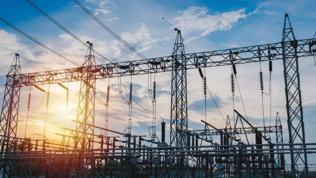 రాష్ట్ర చరిత్రలోనే అత్యధిక పవర్ వినియోగంపై డిప్యూటీ సీఎం పవర్ ఫుల్ కామెంట్స్! | తెలంగాణ రికార్డులు 18,139 మెగావాట్ల అత్యధిక విద్యుత్ డిమాండ్, విజయవంతంగా చేరుకుంది: డిప్యూటీ సీఎం భట్టి