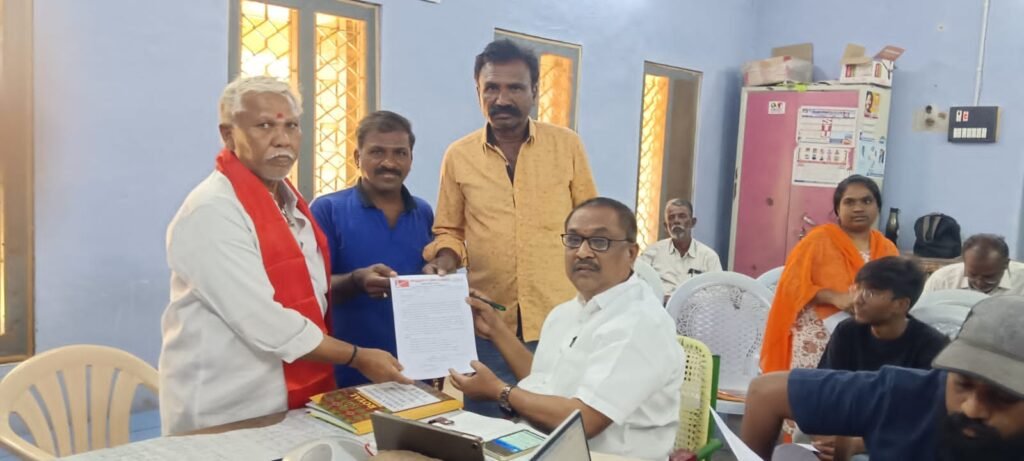 రైతులను మోసం చేసే సర్వేయర్ లను సస్పెండ్ చేయాలి : సిపిఐ